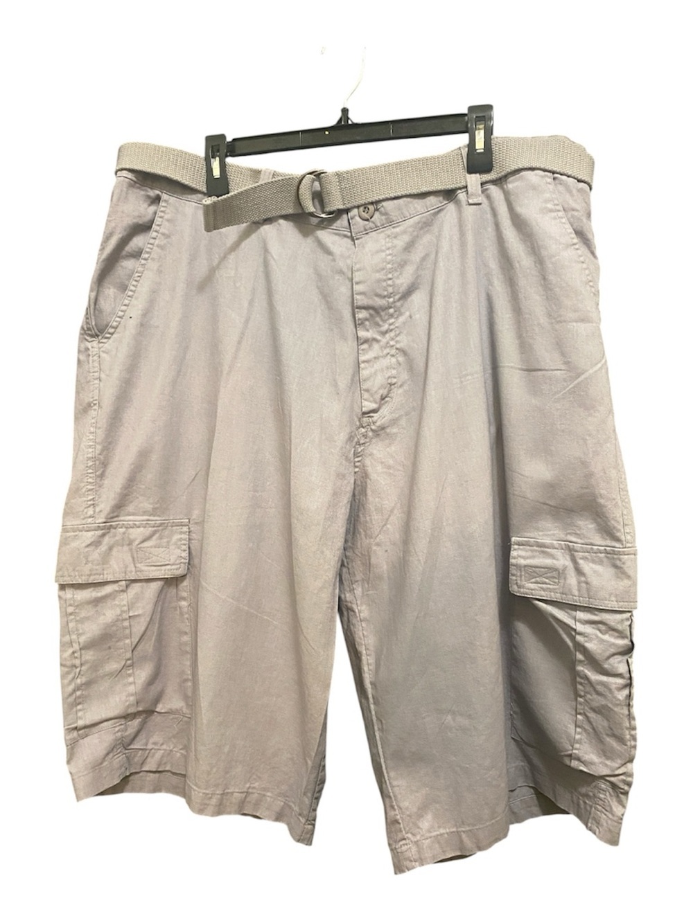 Men's Light Gray Cargo Shorts with Utility Pockets and Belt size 42